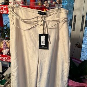 Ladies PrettyLittleThing linen pants,